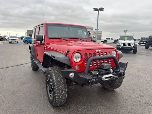 Used 2014 Jeep Wrangler Unlimited Sahara w/ Connectivity Group image 3