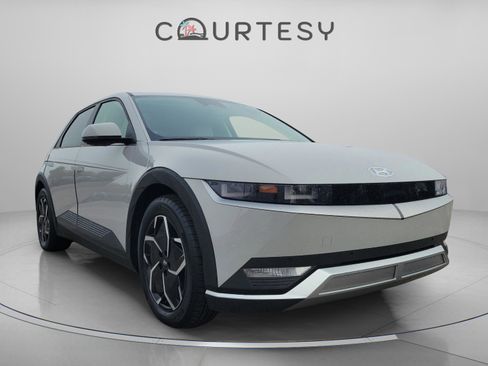 Used 2023 Hyundai Ioniq 5 SEL image 4