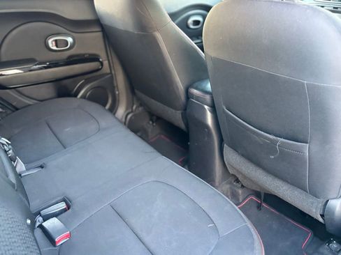 Used 2015 Kia Soul + image 16