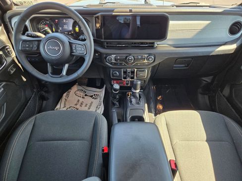 Used 2025 Jeep Wrangler Willys 4xe image 12