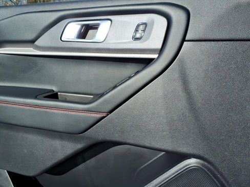 Used 2025 Ford Explorer ST-Line image 16