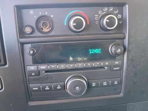 Used 2018 GMC Savana 2500 G2500 Cargo w/ Driver Convenience Package image 12