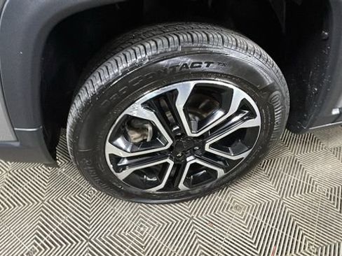 Used 2023 Jeep Compass Limited w/ Sun and Sound Group AWD/4WD image 10