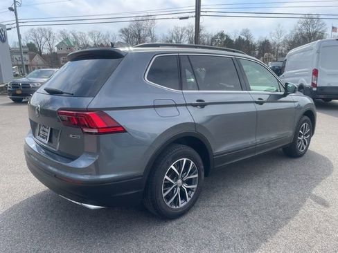 Used 2019 Volkswagen Tiguan SE w/ Panoramic Sunroof Package image 4