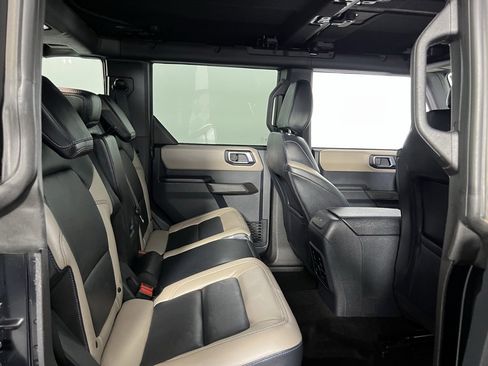 Used 2024 Ford Bronco Wildtrak image 30