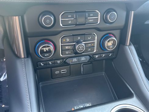 Used 2024 Chevrolet Tahoe High Country image 15