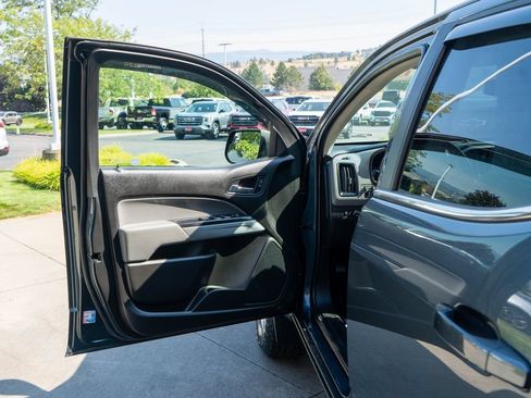Used 2019 Chevrolet Colorado LT w/ Safety Package AWD/4WD image 15