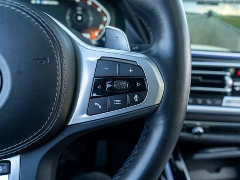 Used 2022 BMW X7 M50i w/ Dynamic Handling Package image 34