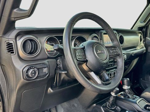 Used 2023 Jeep Gladiator Sport AWD/4WD image 9