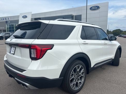 New 2025 Ford Explorer Platinum w/ Ultimate Package image 4