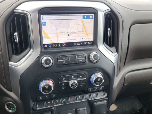 Used 2022 GMC Sierra 1500 SLT w/ Technology Package image 17