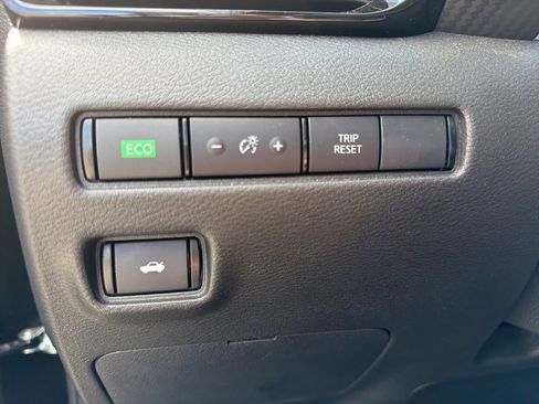 Used 2025 Nissan Sentra SV image 11