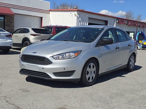 Used 2016 Ford Focus S image 2
