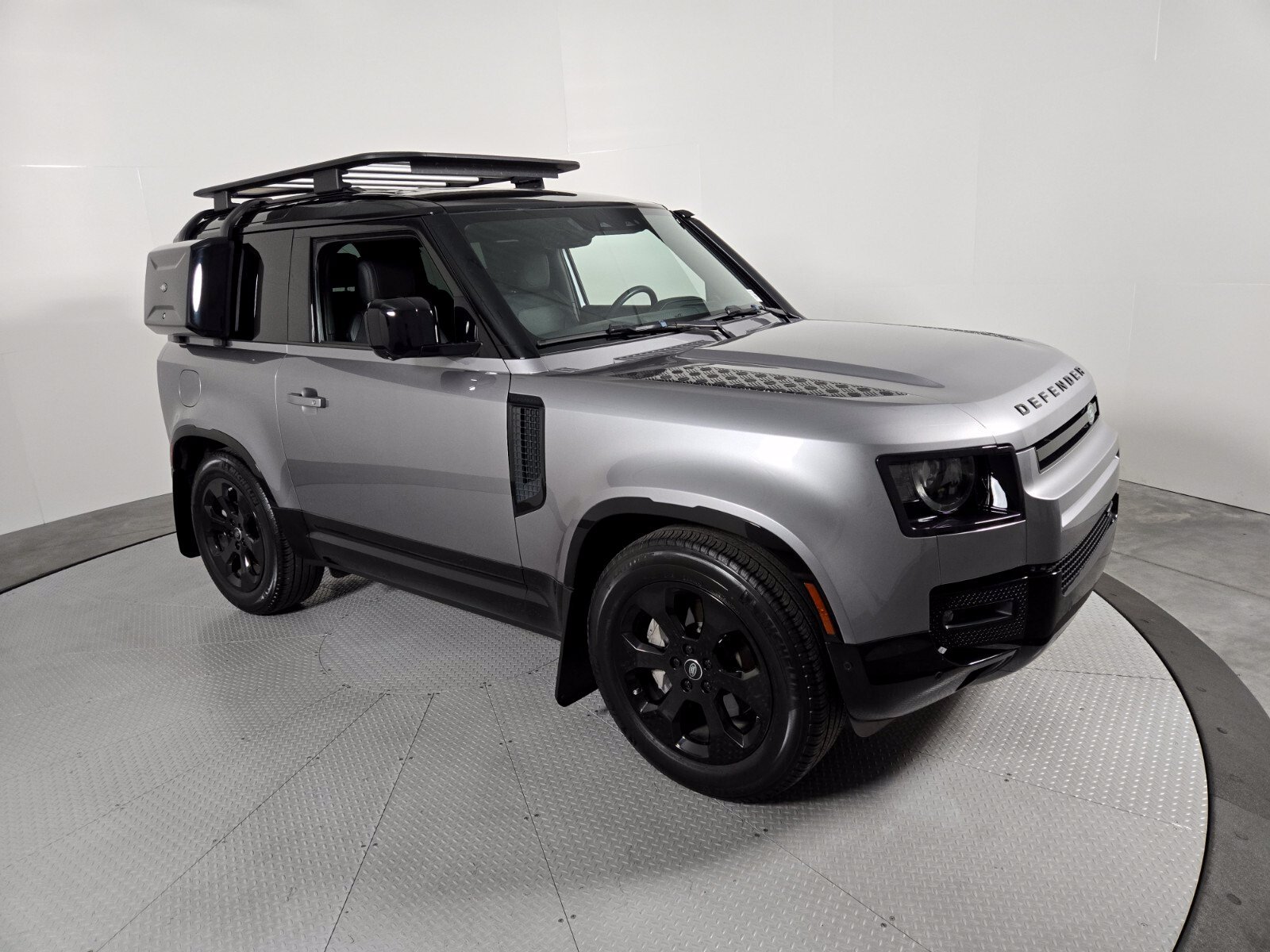 Used 2023 Land Rover Defender 90 X-Dynamic SE AWD/4WD image 15