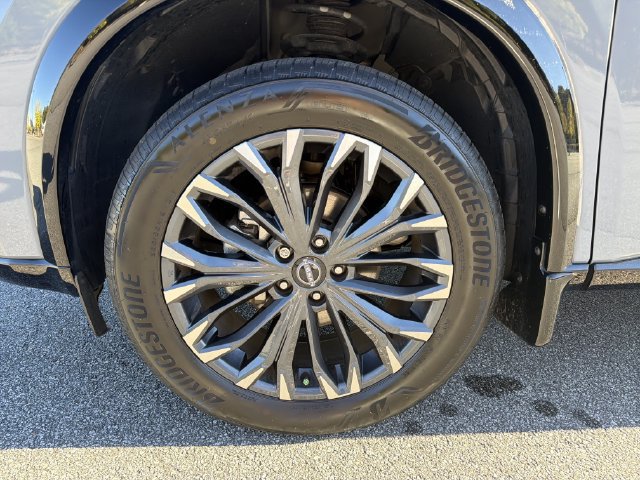 Certified 2025 Nissan Rogue Platinum AWD/4WD image 13