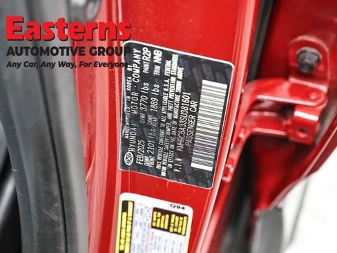 Used 2025 Hyundai Venue Limited image 36