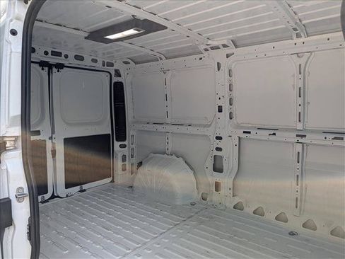 Used 2025 RAM ProMaster 2500 w/ Convenience Group FWD image 15