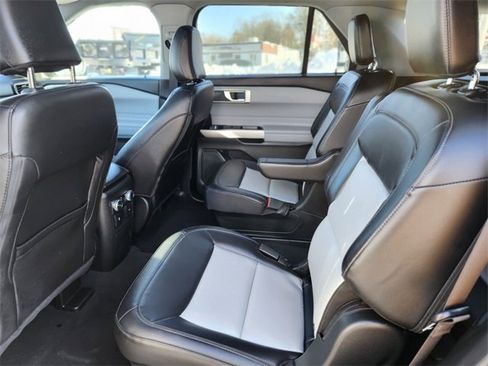 Certified 2022 Ford Explorer XLT w/ Equipment Group 202A image 16