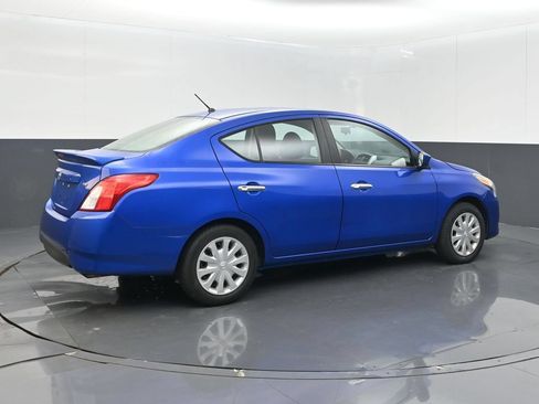 Used 2017 Nissan Versa SV FWD image 8
