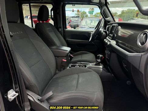 Used 2019 Jeep Wrangler Unlimited Sahara w/ LED Lighting Group AWD/4WD image 22