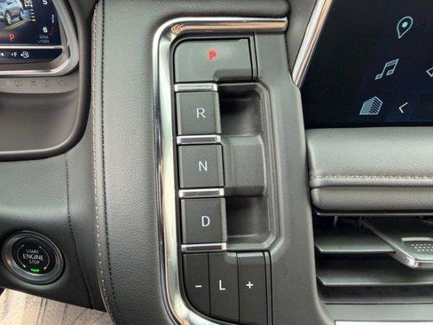 Used 2024 Chevrolet Tahoe High Country image 30