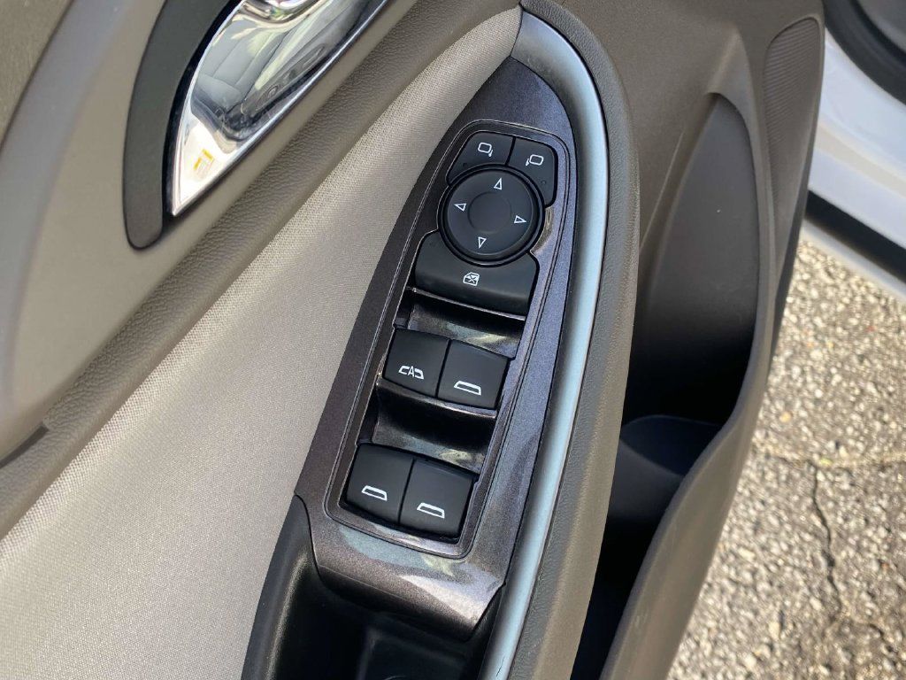 Used 2025 Chevrolet Malibu LT FWD image 16