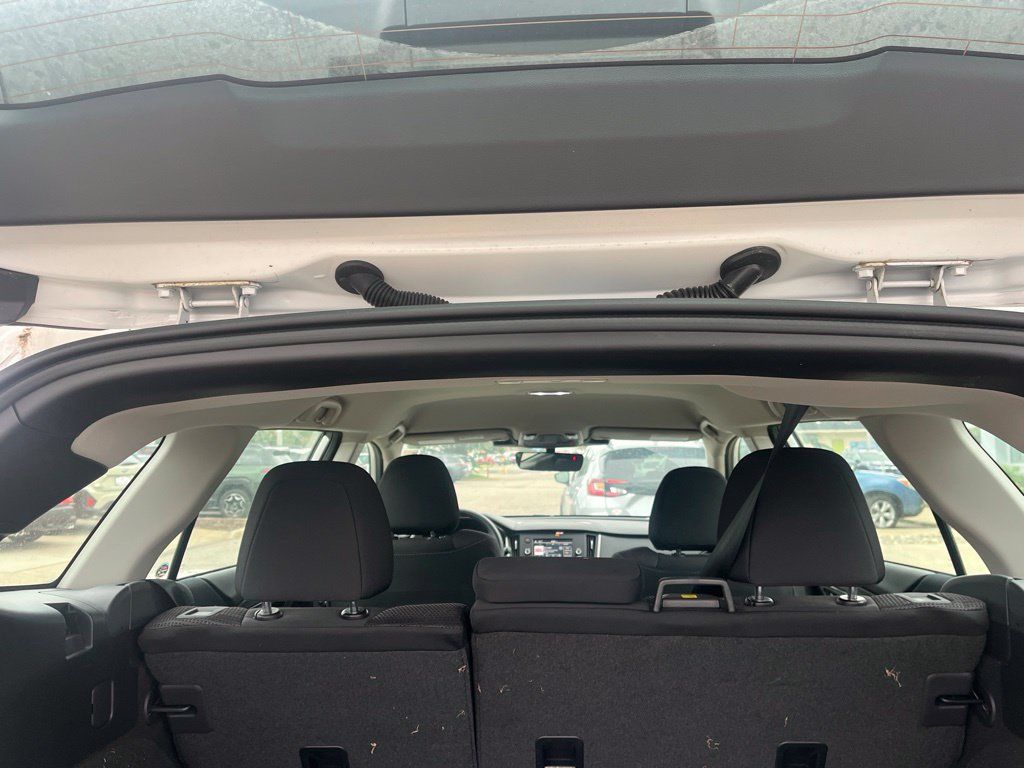 Used 2025 Subaru Outback AWD/4WD image 9