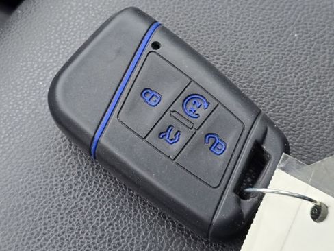 Used 2022 Volkswagen Taos SE w/ Panoramic Sunroof Package image 32