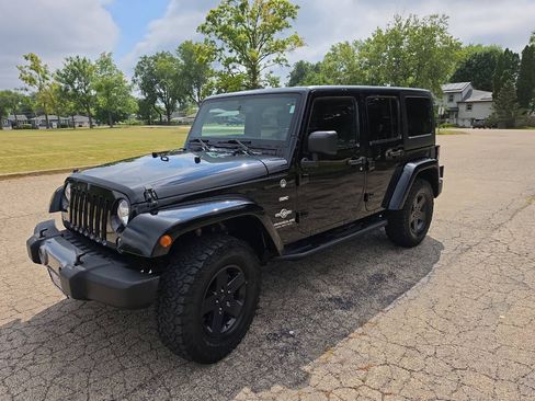 Used 2014 Jeep Wrangler Unlimited Sport AWD/4WD image 2