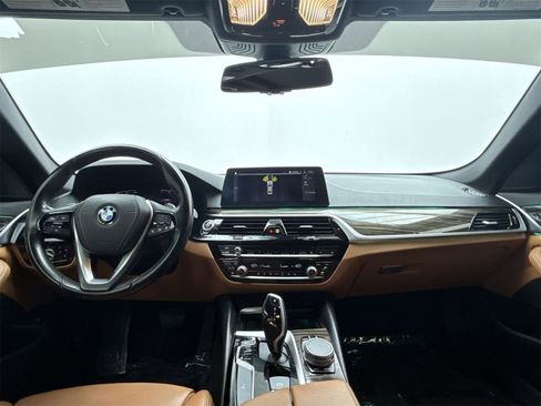 Used 2020 BMW 530i w/ Convenience Package image 19