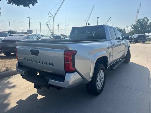 Used 2025 Toyota Tacoma SR5 AWD/4WD image 3