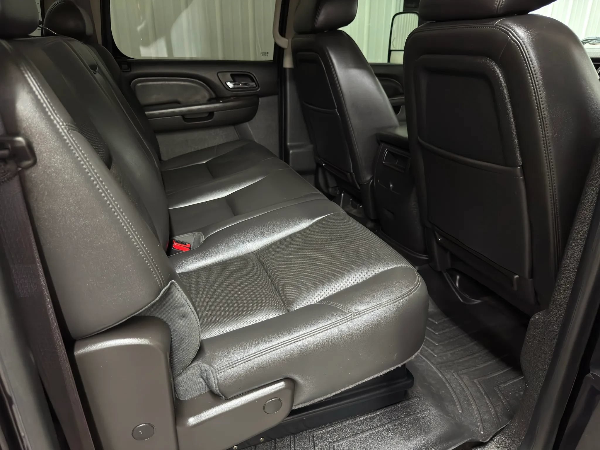 Used 2012 GMC Sierra 2500 Denali w/ Suspension Package, Off-Road AWD/4WD image 16