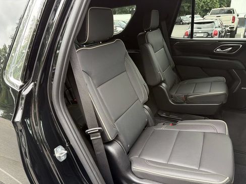 Used 2024 GMC Yukon SLT w/ SLT Luxury Package AWD/4WD image 26