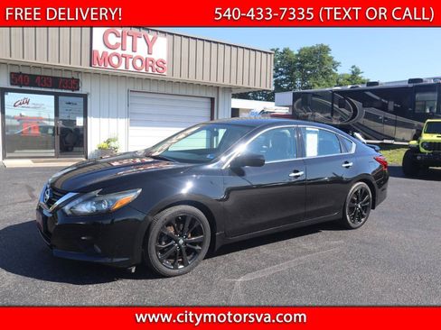 Used 2017 Nissan Altima 2.5 SR w/ Midnight Edition Package FWD image 1