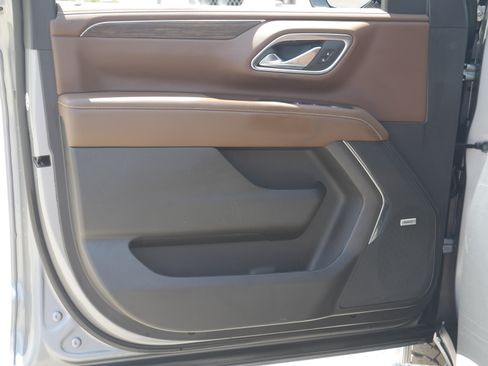 Used 2023 Chevrolet Suburban High Country w/ Max Trailering Package AWD/4WD image 39