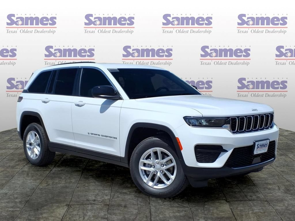 New 2026 Jeep Grand Cherokee Laredo AWD/4WD image 1
