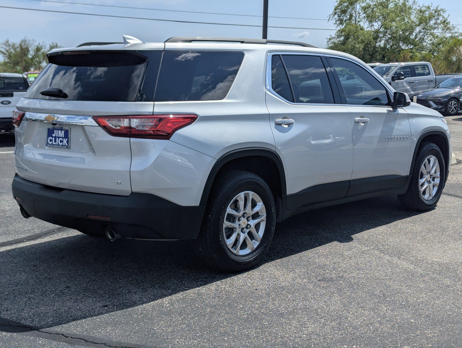 Used 2021 Chevrolet Traverse LT AWD/4WD image 2