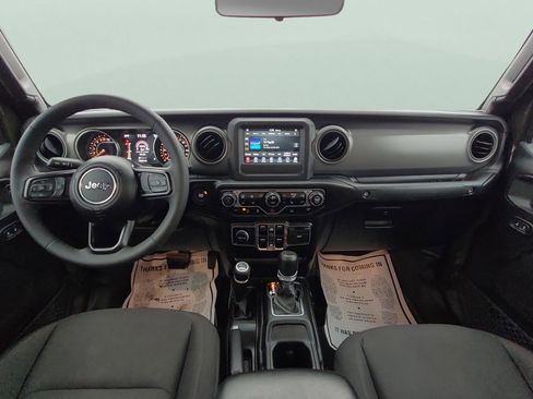 Used 2023 Jeep Gladiator Willys image 13