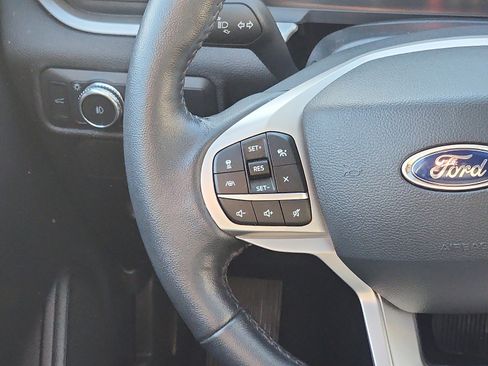 Used 2022 Ford Explorer XLT w/ Equipment Group 202A image 15
