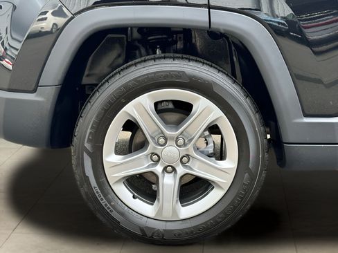 Used 2023 Jeep Compass Latitude AWD/4WD image 35