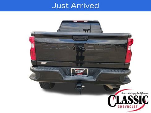 Used 2024 Chevrolet Silverado 2500 Custom w/ Custom Value Package image 7