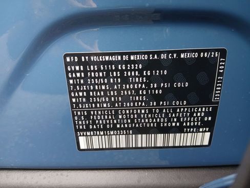 New 2025 Volkswagen Tiguan SE image 29