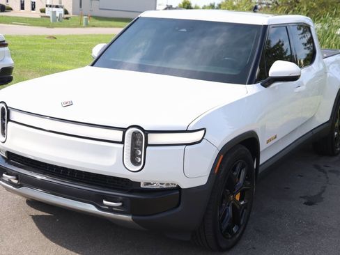Used 2022 Rivian R1T Adventure image 26