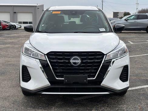 Used 2023 Nissan Kicks S image 2