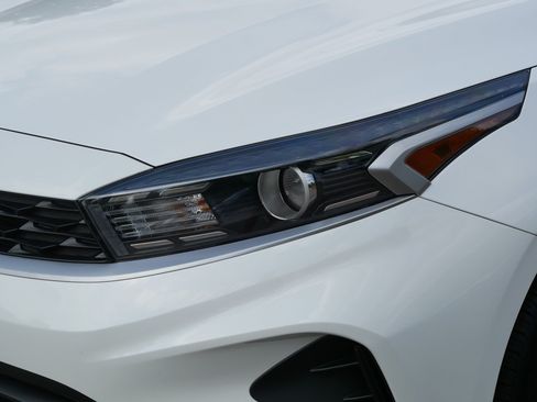 Certified 2024 Kia Forte LXS w/ LXS Technology Package FWD image 16