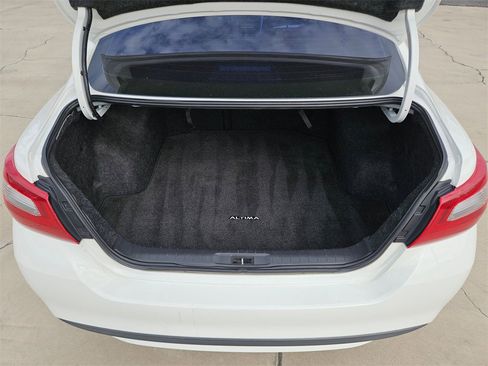 Used 2018 Nissan Altima 2.5 SV image 27