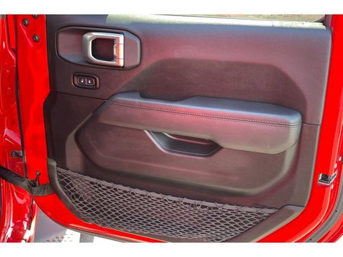 Used 2020 Jeep Wrangler Unlimited Sahara image 20