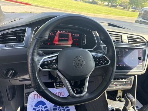 Used 2022 Volkswagen Tiguan SEL R-Line AWD/4WD image 16