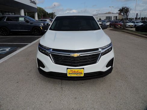Used 2024 Chevrolet Equinox LS FWD image 2