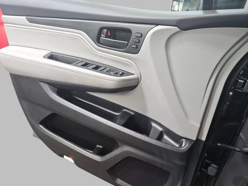 Used 2018 Honda Odyssey Touring image 34